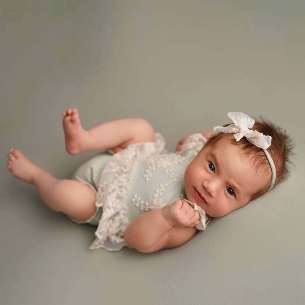 Newborn Baby Girl Romper Floral - بدلة رومبر خضراء فاتحة مزينة بالدانتيل