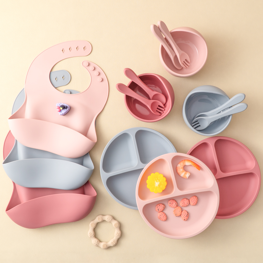 5 قطعة مجموعة تغذية الطفل سيلي - مراجعة Waterproof Baby Bibs Silicone وسعره